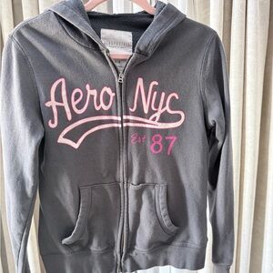 Aeropostale Gray Tag Detail